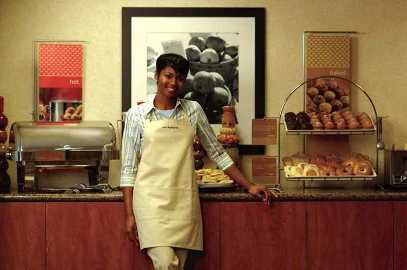 Hampton Inn And Suites Peru Restoran fotoğraf